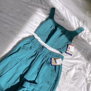 SOLD - Champion UO Exclusive Sweat Set 🤩 Top and Bottoms included!